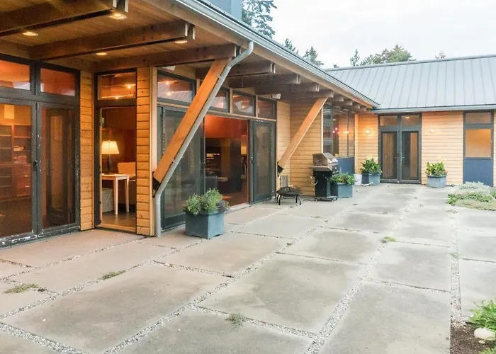Fidalgo Island Waterfront Stunner
