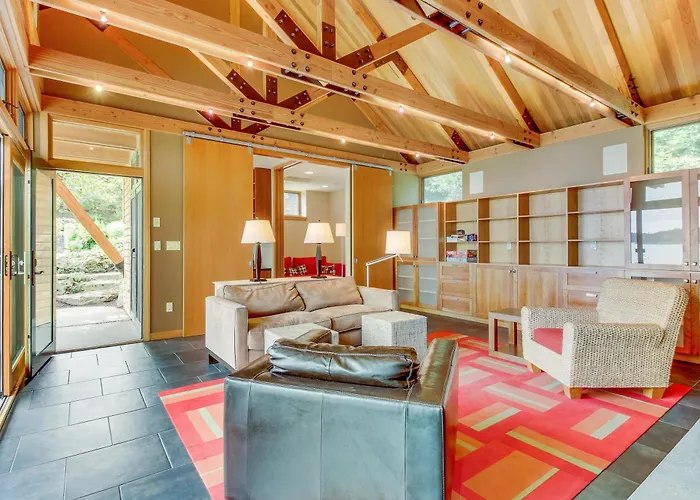 Fidalgo Island Waterfront Stunner